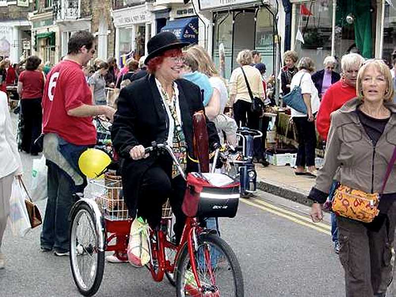 Braderie market, 2005 (photo: Gerry Costa)