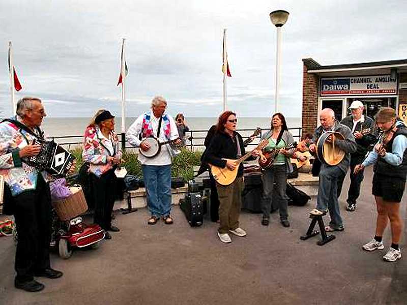 Monster Busk at Deal Folk Festival 2010 (photo: Steve Wakeford)