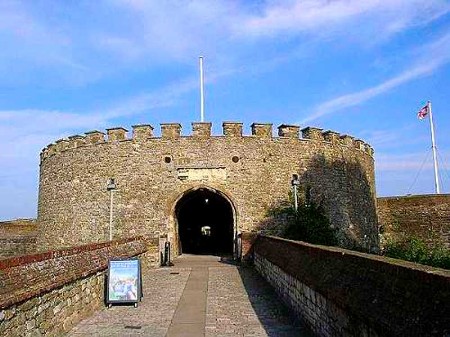 Deal Castle entrance (photo: Harold Wyld)