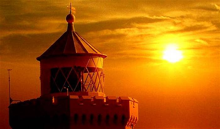 Sunset at South Foreland lighthouse (photo: Tony Hambrook)