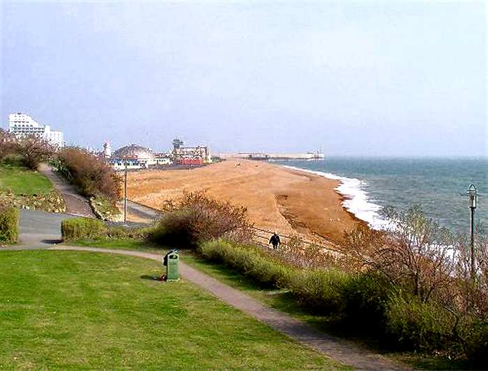 Folkestone - main beach (photo: Harold Wyld)