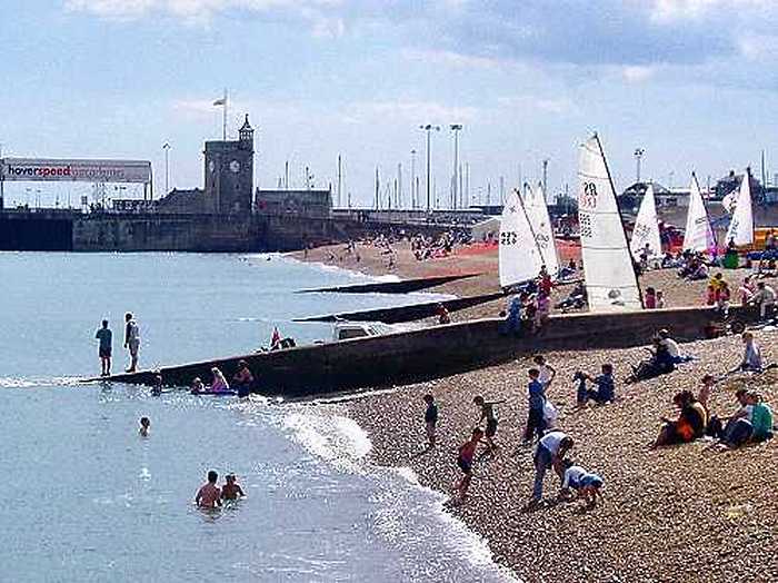 Dover beach (photo: Rob Riddle)