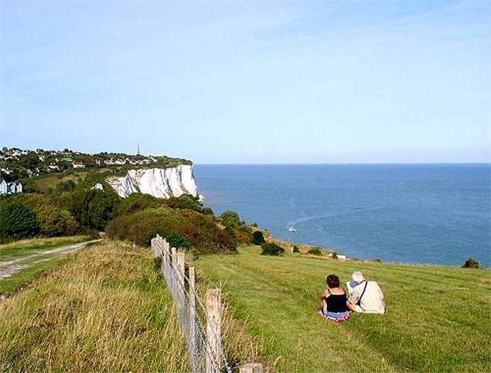 Clifftop above St Margaret's Bay (photo: Harold Wyld)