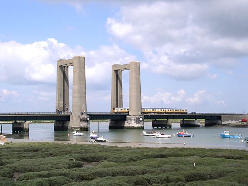 Kingsferry Bridge (photo: Harold Wyld