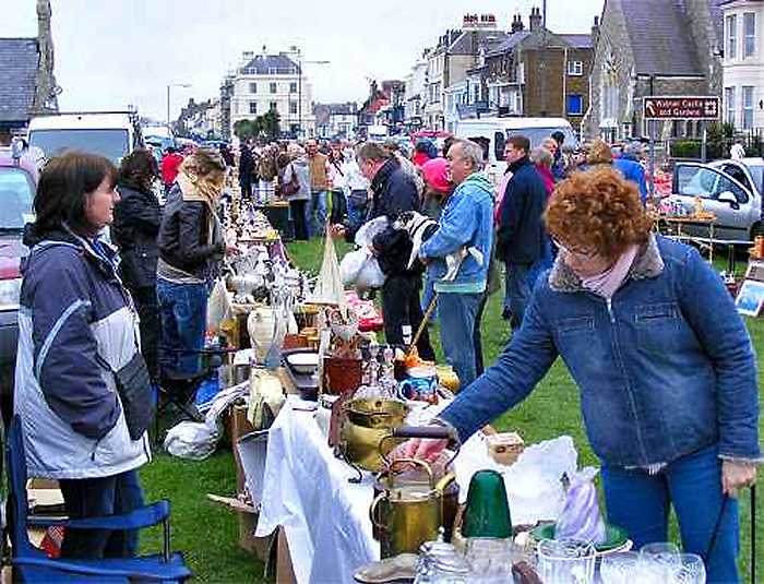 Walmer Brocante 2009 (photo: Harold Wyld)
