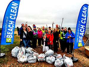 Beach Clean at Sandown, May 2 2016 (photo@ Steve Wakeford)