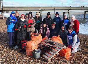 Beach Clean on 30 January 2011 (photo: Steve Wakeford)