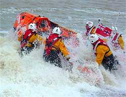 Launching the Atlantic 85 lifeboat Donald McLaughlan (photo: Gerry Costa)