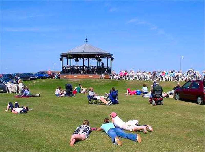 Walmer Green and Bandstand (photo: Harold Wyld)