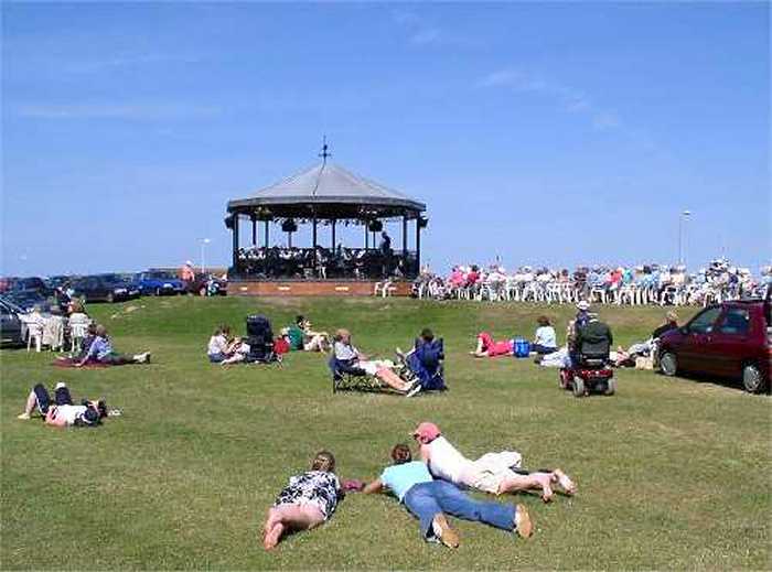 Deal Memorial Bandstand (photo: Harold Wyld)