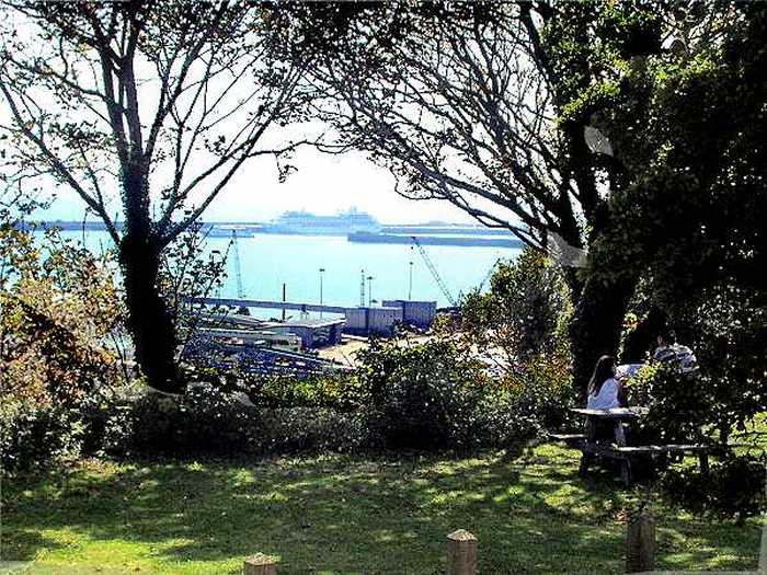 Langdon Cliffs (photo: Dot Hardy)